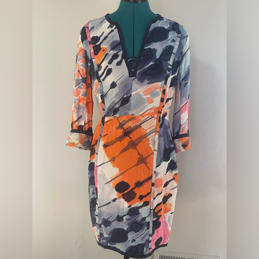 BCBGMaxAzria Blue Multicolor Silk Tie Dye V-neck knee length 3/4 sleeve Dress